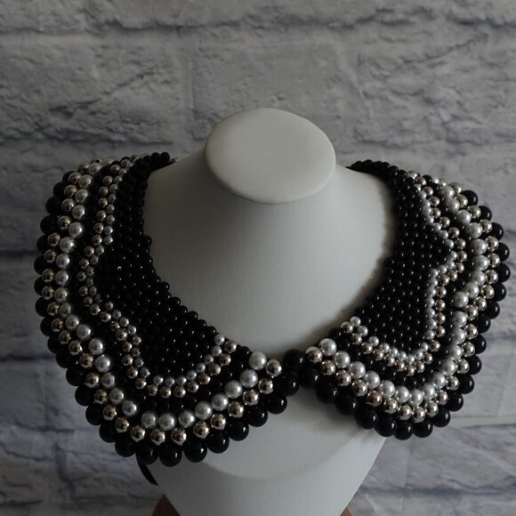 Detachable Beaded collar necklace with ribbon closure - Picture 7 of 10